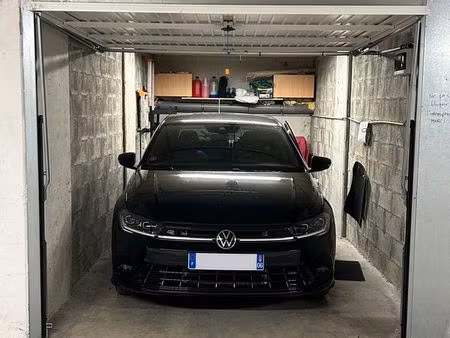location garage fermé fréjus centre
