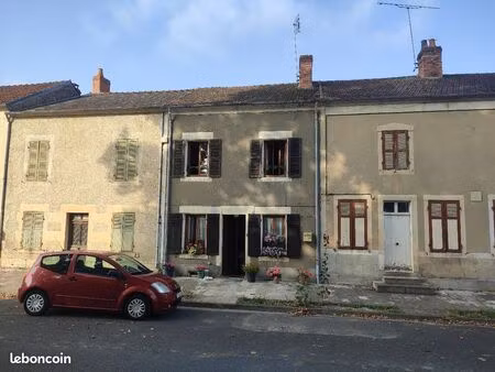 maison de bourg à parigny les vaux