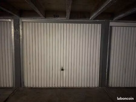 garage 1 pièce 12 m²