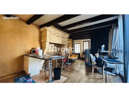 ? poitiers centre - studio 32 m2 - cave ?