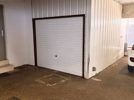 garage fermé secteur chartrons