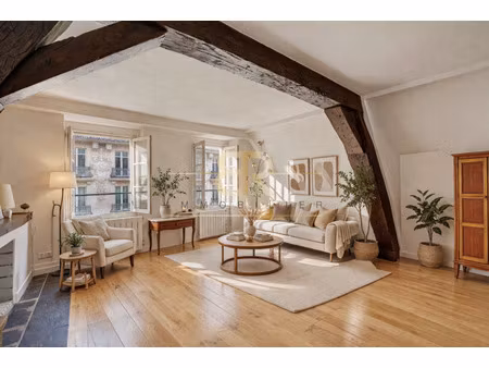 duplex de 65,65 m2 carrez et 82,51 m2 au sol avec terrasse --