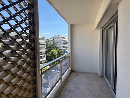 cannes - studio