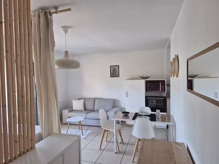 hyeres - quartier olbius riquier - studio meuble - terrasse
