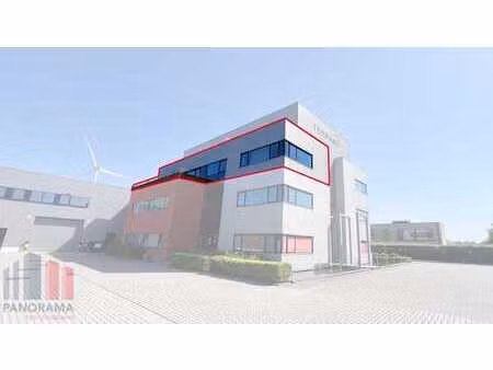 espace de bureaux prêt à l’emploi de 146 m² à proximité d...