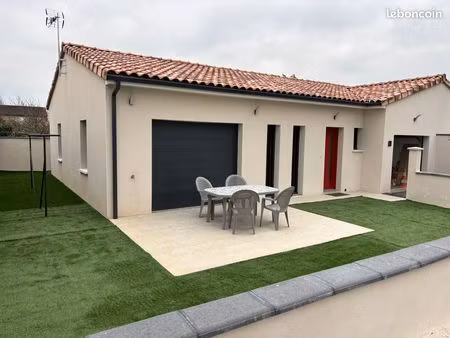 maison meublée récente 94,47 m² 3 chambres – garage, cour et terrasse – 1 210 coup de cœur