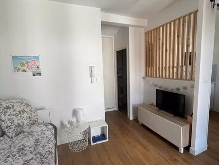 particulier loue studio à 2 pas de l’école de commerce