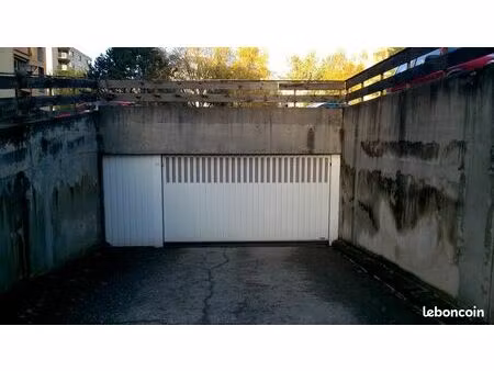box en sous sol sécurisé
