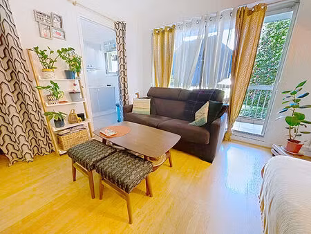 montreuil appartement 1 pièce de 26,82 m² avec balcon, parking et cave ? 180 000 €