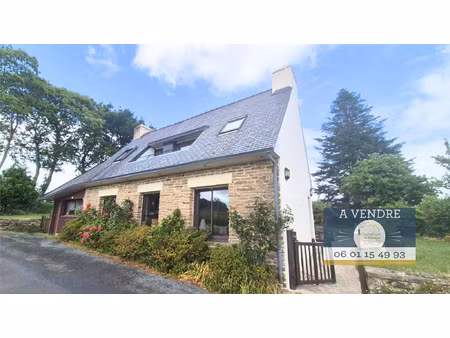 maison de caractère en pierres de 145 m2 sur 912 m2
