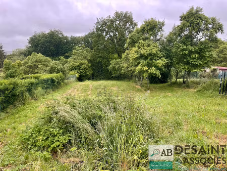 guerard, terrain constructible de 970 m2 avec vue sur la val