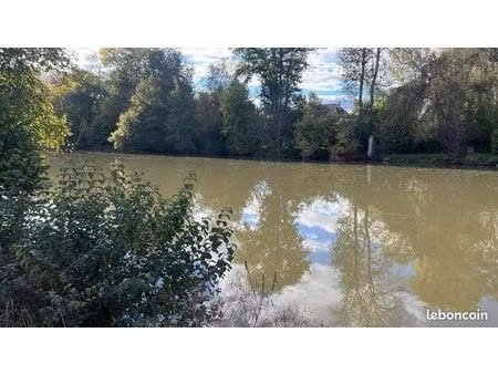 terrain de loisirs en bordure du loing
