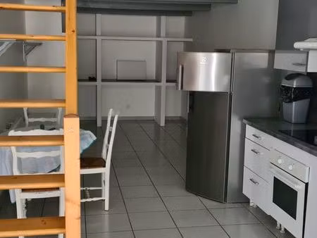 550 euros studio 42 m2 étudiant uniquement