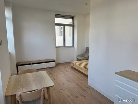 studio rénové de 28 m² – résidence calme et sécurisée – villette-lès-dole