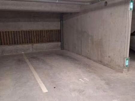 location garage box et parking à saint-nazaire (44600) : à louer / 12m² saint-nazaire