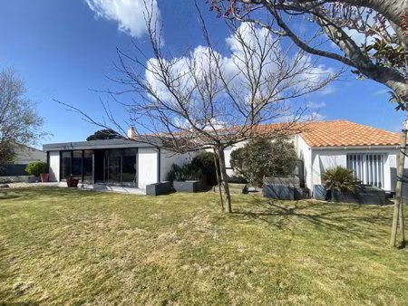 proche centre-ville, maison t6 + veranda + 2 garages