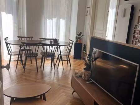 t3 60m² rénové – 5min gare – charme ancien – charges faibles