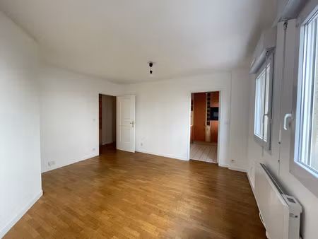clichy - grand studio - mairie de clichy