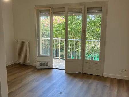 t1 bis avec terrasse