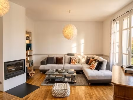 rare a vannes (56)- centre appartement de charme 107 m² avec stationnement privatif (56)