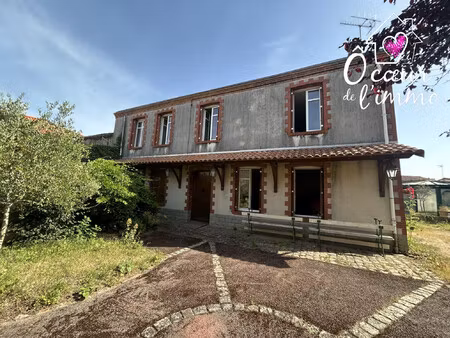 maison ancienne avec piscine