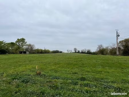 terrain 700 m² sainte croix