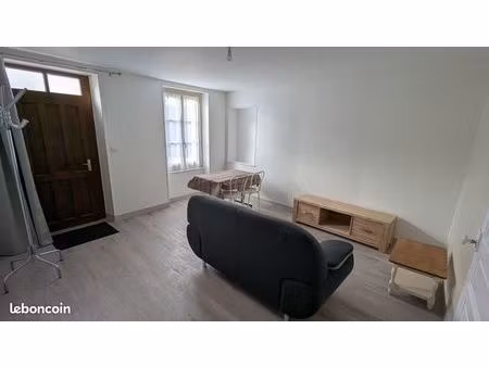 location d'un appartement t2 meublé de 45 m² quartier montsort à alençon dans une rue calm