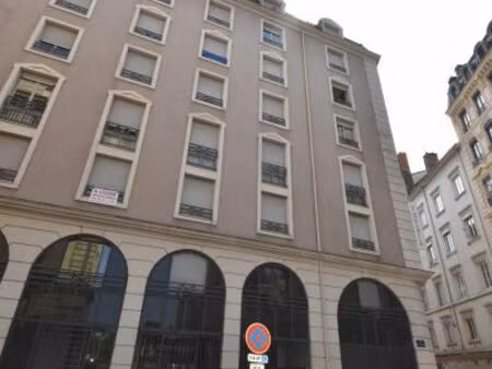 studio 1 pièce 33 m²
