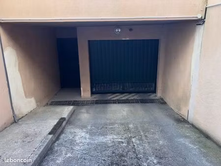 location emplacement parking