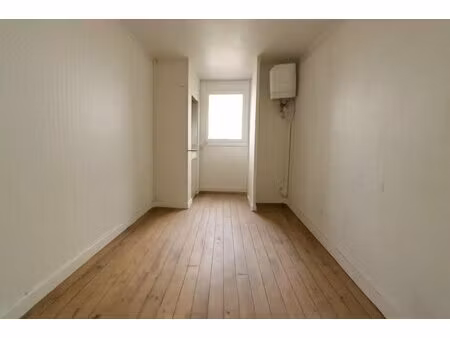 studio 10,39 m² à paris 18e