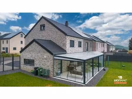 superbe maison - 3f - 4 ch - full équipée - garage - peb b