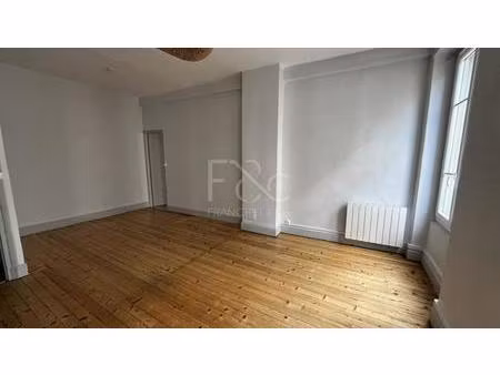 t2 de 58m² - rue renan à lyon 7ème