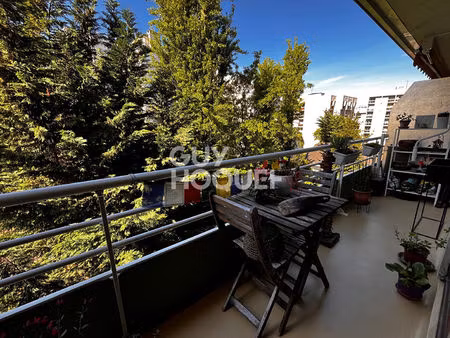 appartement 3 pièces avec balcon, garage et cave à vanves aux portes de paris