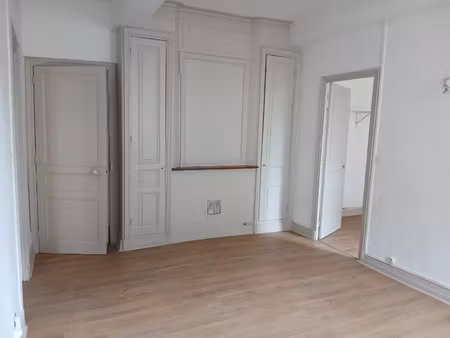 location appartement 2 pièces 39 m² à bourgoin-jallieu (38300)