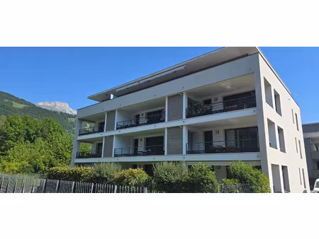 location appartement 2 pièces 44 m² à vif (38450)