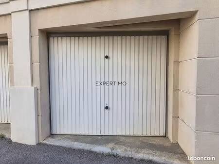 parking/box 16 m² narbonne