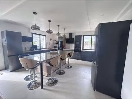 location maison à saint-erblon (35230) : à louer / 251m² saint-erblon