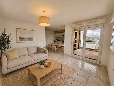 appartement t3 lumineux avec balcon et vue dégagée