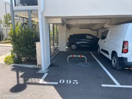 parking couvert à louer, 86b avenue de stalingrad arles