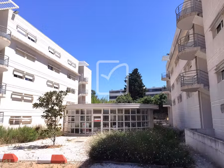 studio 21 m2 avec parkings souterrains proche facultés et