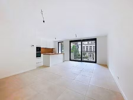 appartement à louer avec garage et terrasse , uccle (vbe34321)