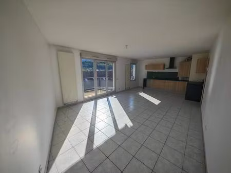 a louer type 3 hyper centre gare 63m2
