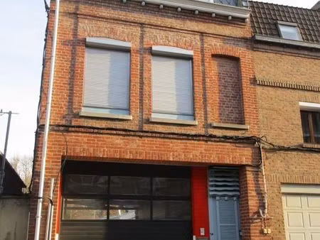 particulier loue t2 de 50 m2 entièrement meublé et en état neuf
