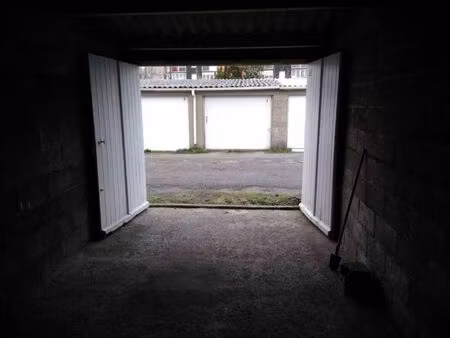 vente parking / box, 18.00m², la roche