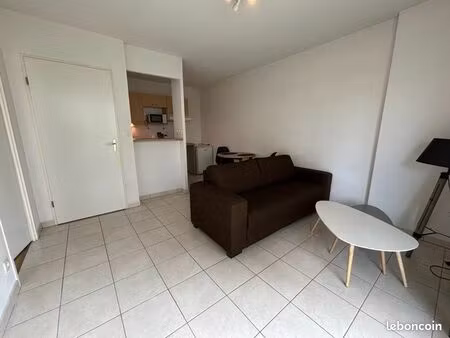 appartement 2pp - balcon / parking