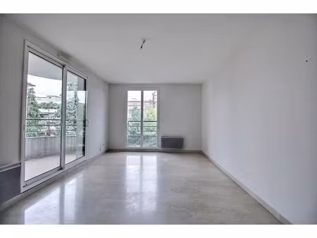 a louer - t2 - balcon - garage - monplaisir