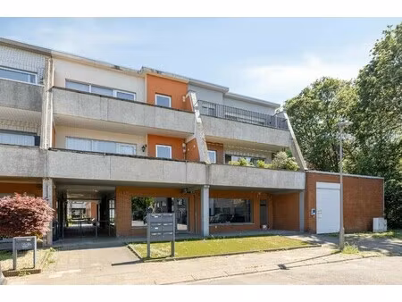 appartement met garage en 3 slaapkamers te koop in hoevenen!