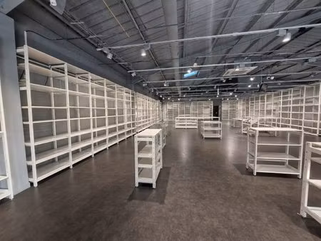 vannes ouest - excellente visibilité - local commercial d'envir