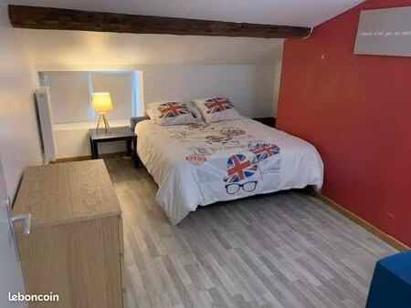 a louer t3 en duplex de 55 m2 charges comprises