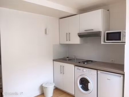 studio meublé 18,5m2 proche tram c
